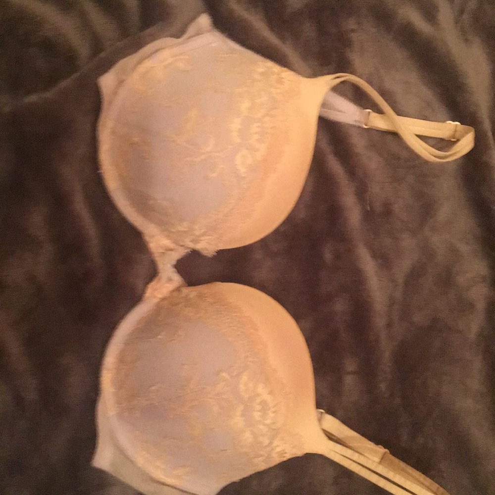 Victoria’s Secret lace bra